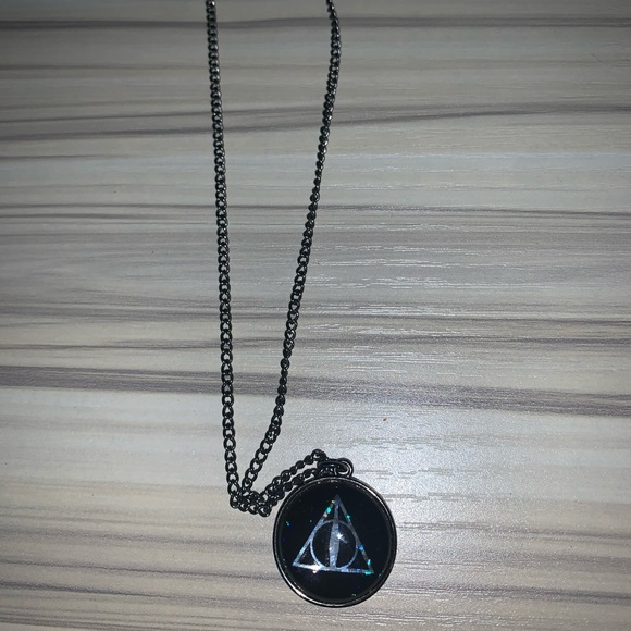 Harry Potter Reflective Deathly Hallows Necklace - Picture 3 of 7